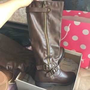 Brown boots